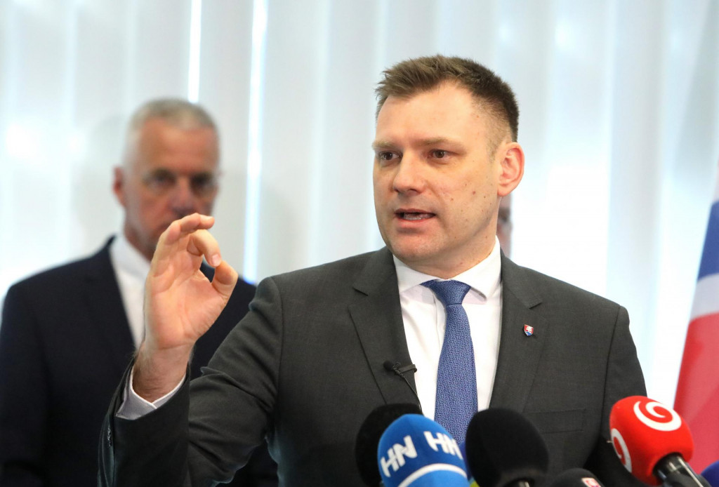 Minister životn&eacute;ho prostredia Tom&aacute;&scaron; Taraba (nominant SNS). FOTO: TASR/J&aacute;n Kro&scaron;l&aacute;k