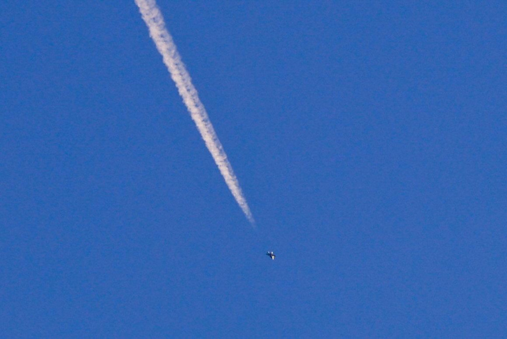 Libanonsk&eacute; &scaron;t&aacute;tne m&eacute;di&aacute; z&aacute;roveň v piatok informovali, že dron zasiahol obytn&yacute; dom v &scaron;tvrti Burdž Hamm&uacute;d na severnom okraji libanonsk&eacute;ho hlavn&eacute;ho mesta Bejr&uacute;t. FOTO: REUTERS