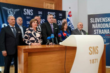 V strede predseda SNS Andrej Danko po sneme strany. FOTO: HN/Jaroslav Pavliga