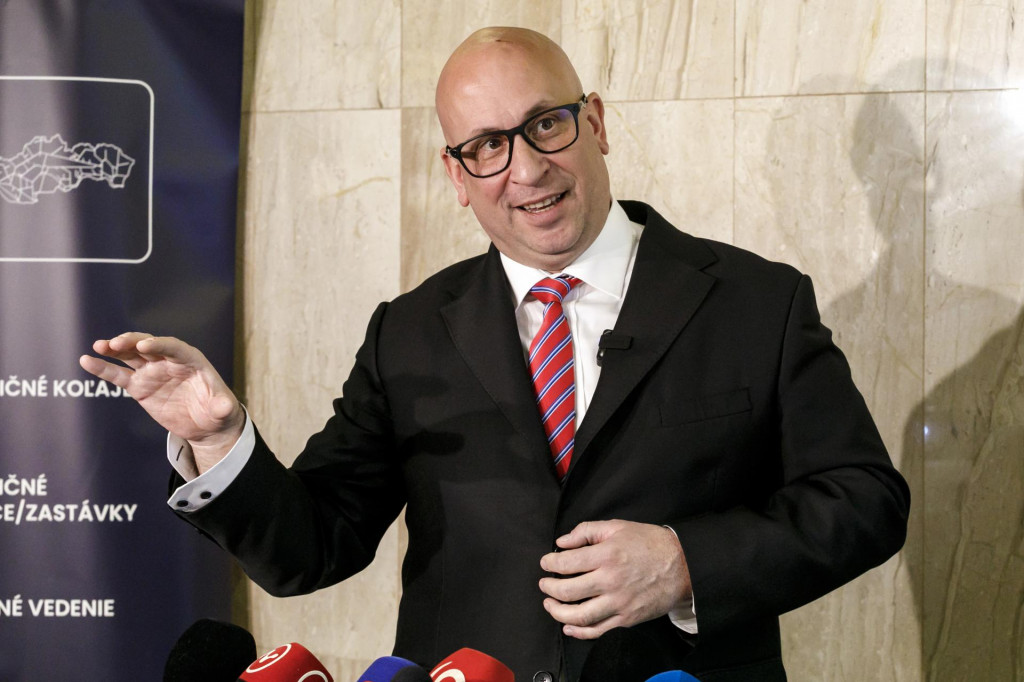 Na sn&iacute;mke minister dopravy Jozef R&aacute;ž. FOTO: TASR/Dano Veselsk&yacute;