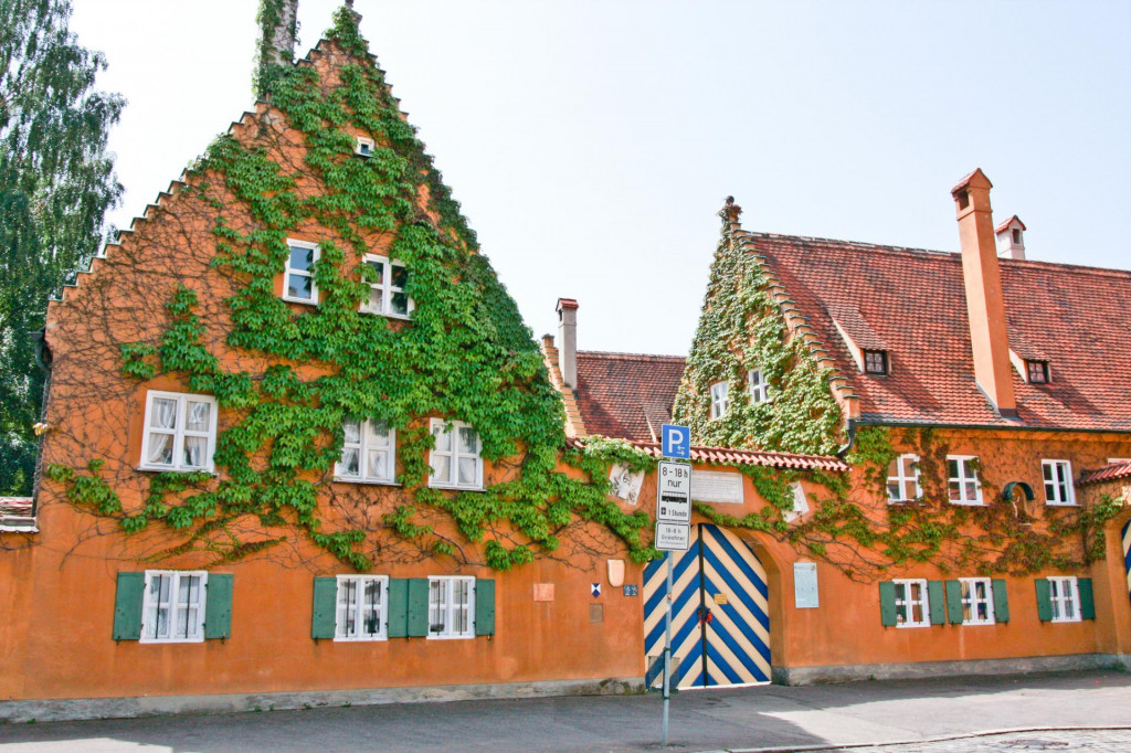 Historick&aacute; &scaron;tvrť Fuggerei v Augsburgu. FOTO: Dreamstime