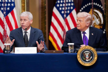 Americk&yacute; prezident Donald Trump a minister energetiky Chris Wright. FOTO: Reuters