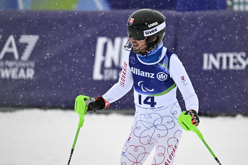 Slovensk&yacute; paralpsk&yacute; lyžiar Marek Kubačka v cieli 1. kola pretekov v slalome mužov na XIV. zimn&yacute;ch paralympijsk&yacute;ch hr&aacute;ch v Cortine d&lsquo;Ampezzo. FOTO: TASR/Michal Sv&iacute;tok