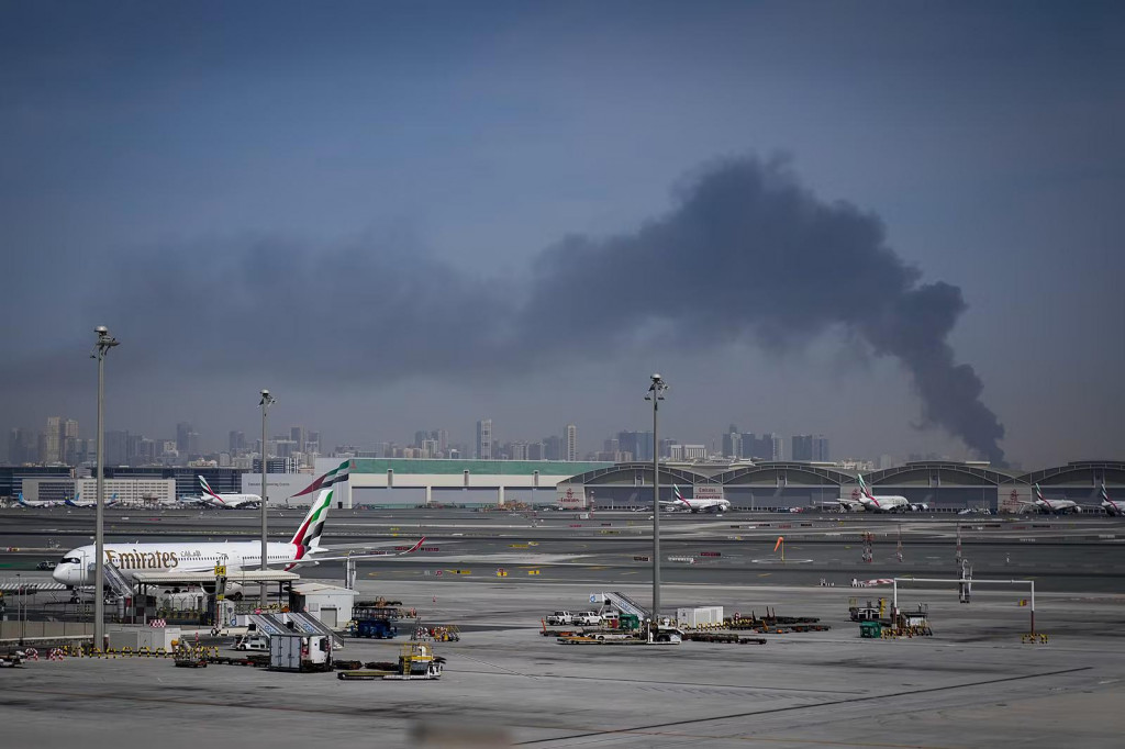 Medzin&aacute;rodn&eacute; letisko v Dubaji. FOTO: AP/Altaf Qadri