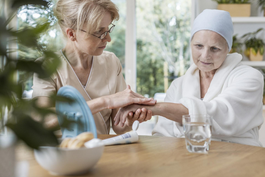 Zmena sa t&yacute;ka aj onkologick&yacute;ch pacientov, ktor&yacute;ch ročne na Slovensku prib&uacute;da približne 35‑tis&iacute;c. FOTO: Dreamstime