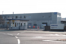 Vtsup do z&aacute;vodu spoločnosti Samsung Electronics Slovakia v Galante (2. marca 2026). FOTO: TASR/Ondrej Hercegh