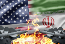 Ir&aacute;n je v plameňoch, geopolitick&aacute; neistota vo svete st&uacute;pa a ceny ropy tiež. FOTO: Dreamstime