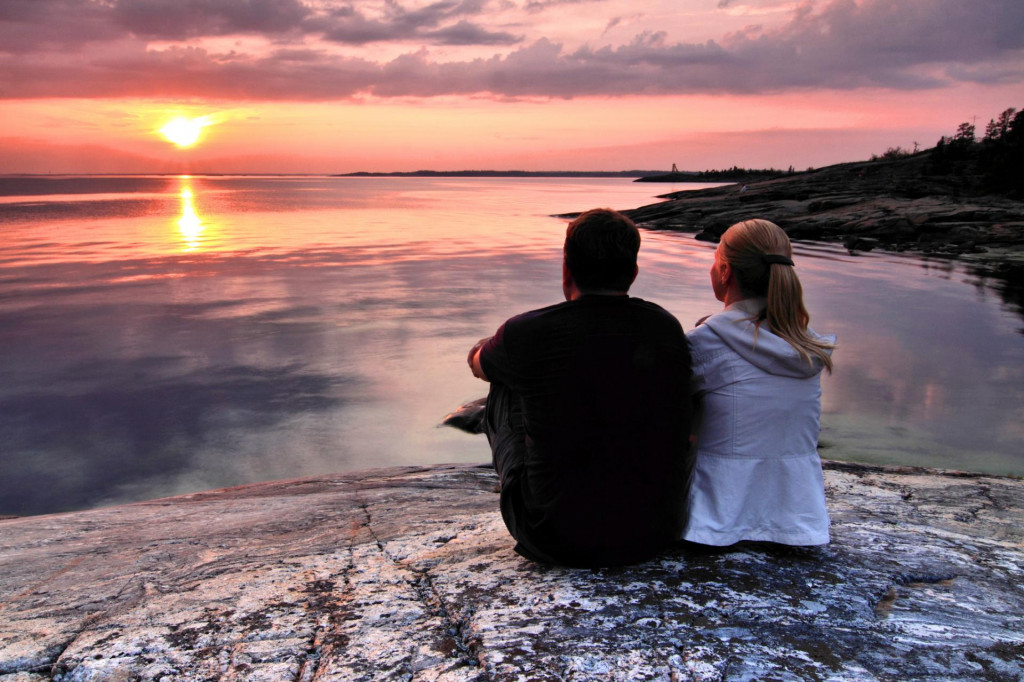 Z&aacute;pad slnka pri F&iacute;nskom z&aacute;live. FOTO: Dreamstime