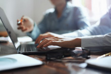 Ukazuje sa, že rok 2026 bude zrejme pre umel&uacute; inteligenciu v podnikan&iacute; rozhoduj&uacute;ci. FOTO: Dreamstime