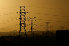 Tot&aacute;lny energetick&yacute; v&yacute;padok zasiahol &Scaron;panielsko minul&yacute; rok. FOTO: Reuters