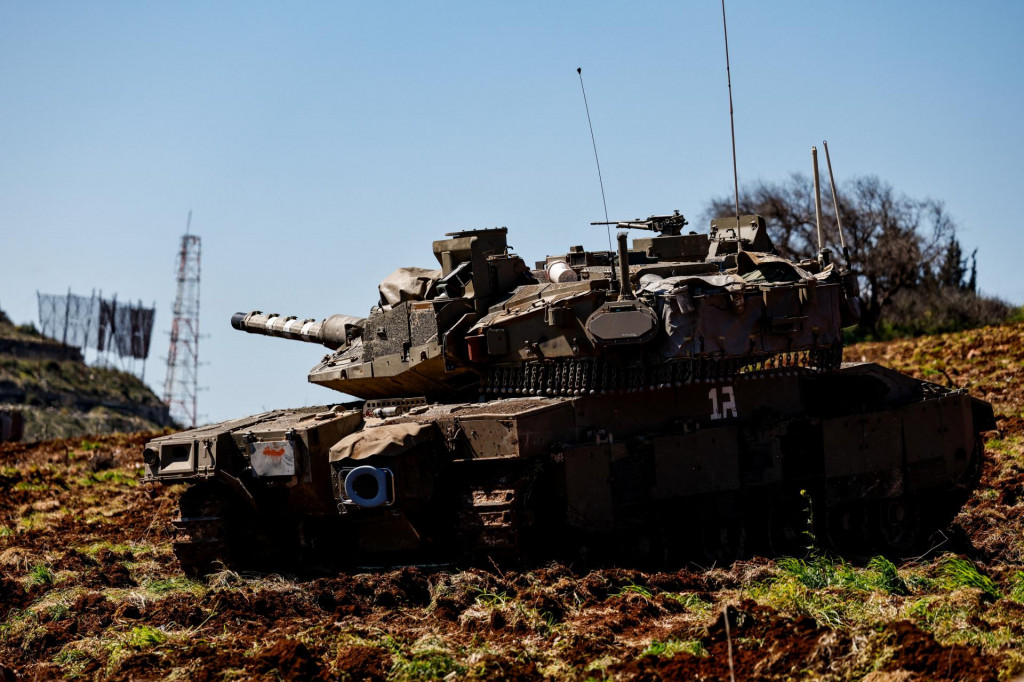 Izraelsk&yacute; tank. FOTO: Reuters