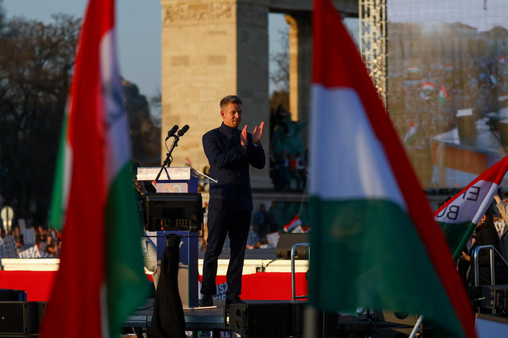 Peter Magyar na zhromažden&iacute;. FOTO: REUTERS