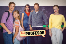 Seri&aacute;l P&aacute;n Profesor priv&iacute;ta nov&eacute; postavy. Hlavn&eacute; &scaron;tudentsk&eacute; postavy hraj&uacute; Michal Kapr&aacute;lik a Hanka Ružičkov&aacute; - obaja z hereck&yacute;ch rod&iacute;n; v &uacute;lohe ich mamy sa objav&iacute; zn&aacute;ma herečka Vlastina Sv&aacute;tkov&aacute;.
