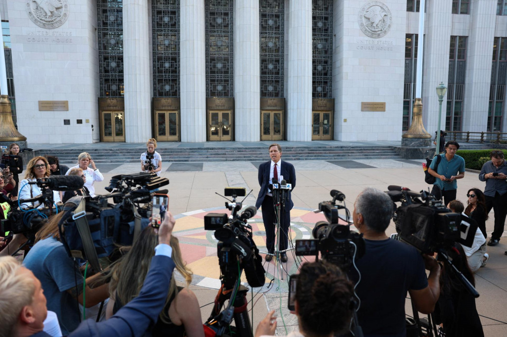 Americk&eacute; m&eacute;di&aacute; odmietli podp&iacute;sať nov&eacute; medi&aacute;lne pravidl&aacute;. FOTO: Reuters
