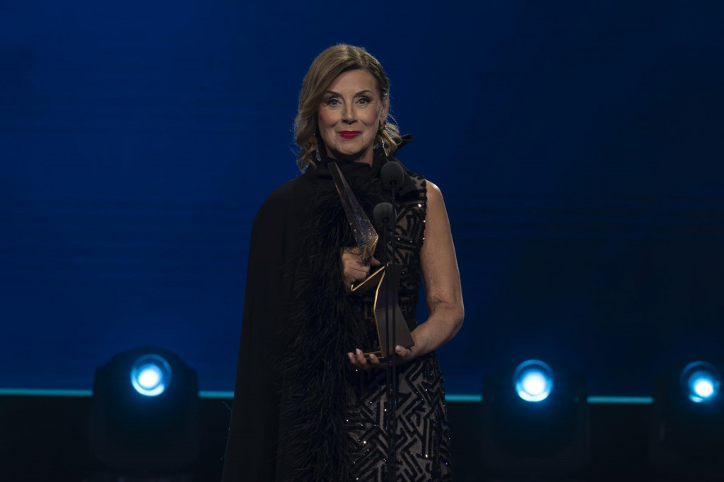 Na sn&iacute;mke ocenen&aacute; mimoriadnou cenou moder&aacute;torka, autorka a hl&aacute;sateľsk&aacute; legenda Alena Heribanov&aacute;.