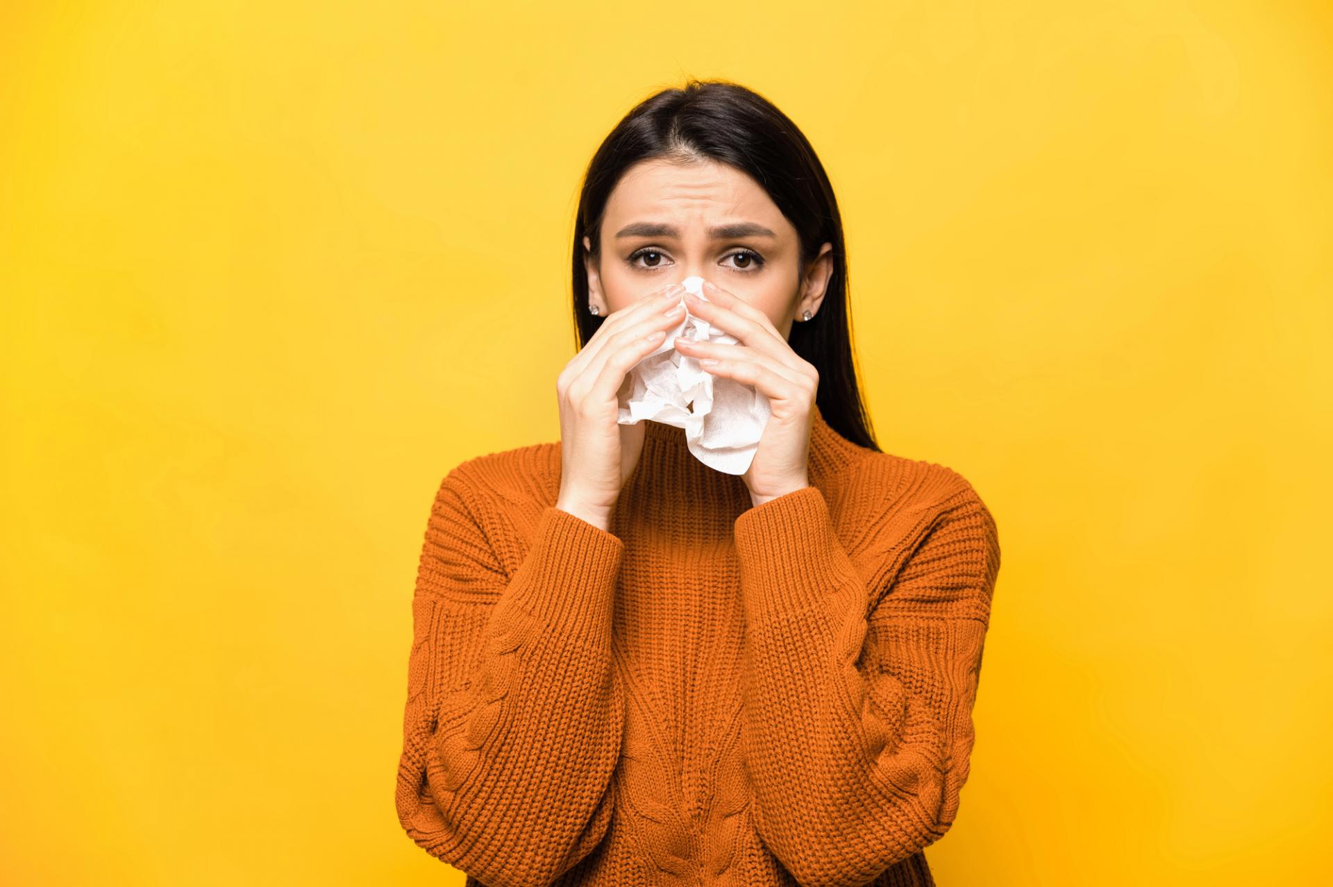 Marec štartuje alergickú sezónu: Čo sa deje v ovzduší a ako alergiu riešiť natrvalo