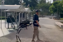 Robot Centaur m&aacute; byť zadn&yacute; p&aacute;r n&ocirc;h pre ľud&iacute;.