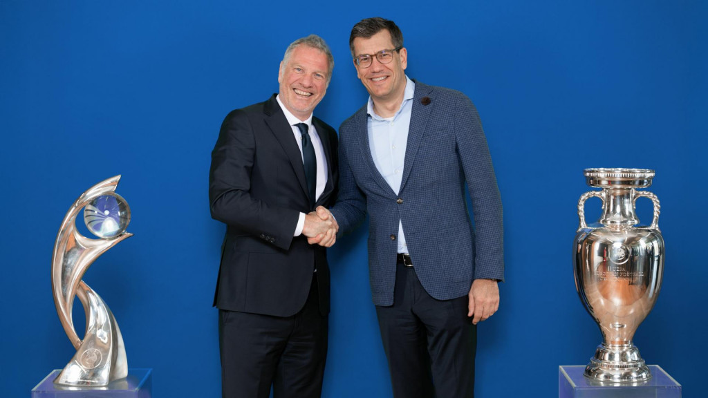 Z ľavej strany: Guy Laurent Epstein, Marketingovy riaditeľ UEFA a Jens Thiemer, Chief Customer Officer Lidl International.