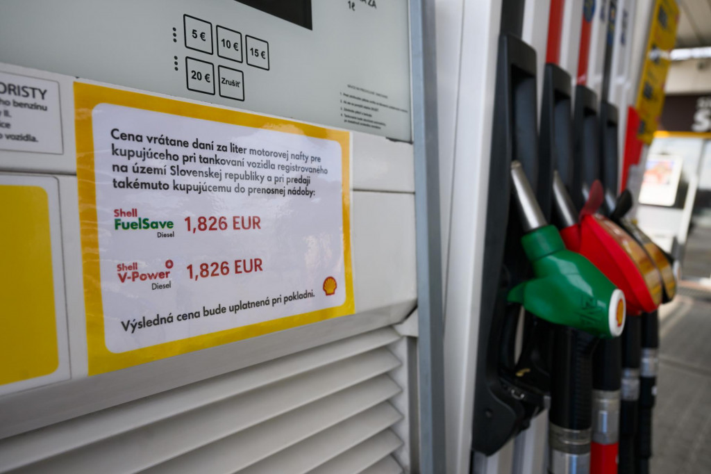 Na sn&iacute;mke cena motorovej nafty na čerpacej stanici v Bratislave 23. marca 2026.

FOTO: TASR/ J. Nov&aacute;k