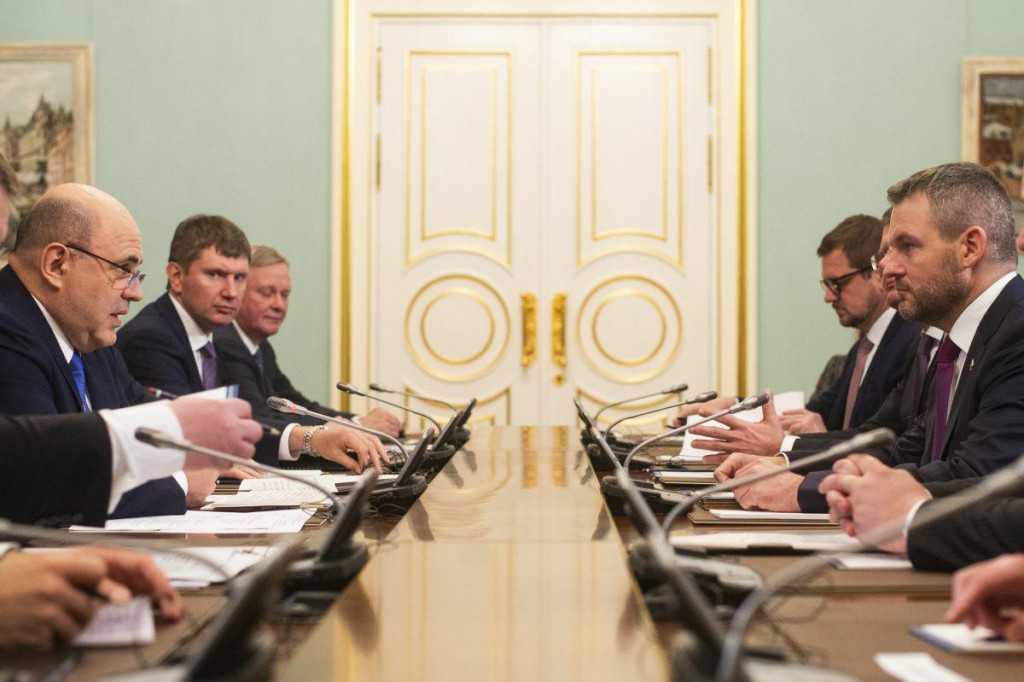 Peter Pellegrini sa v Moskve v roku 2020 stretol s rusk&yacute;m premi&eacute;rom Michailom Mi&scaron;ustinom. FOTO: TASR/Jakub Kotian