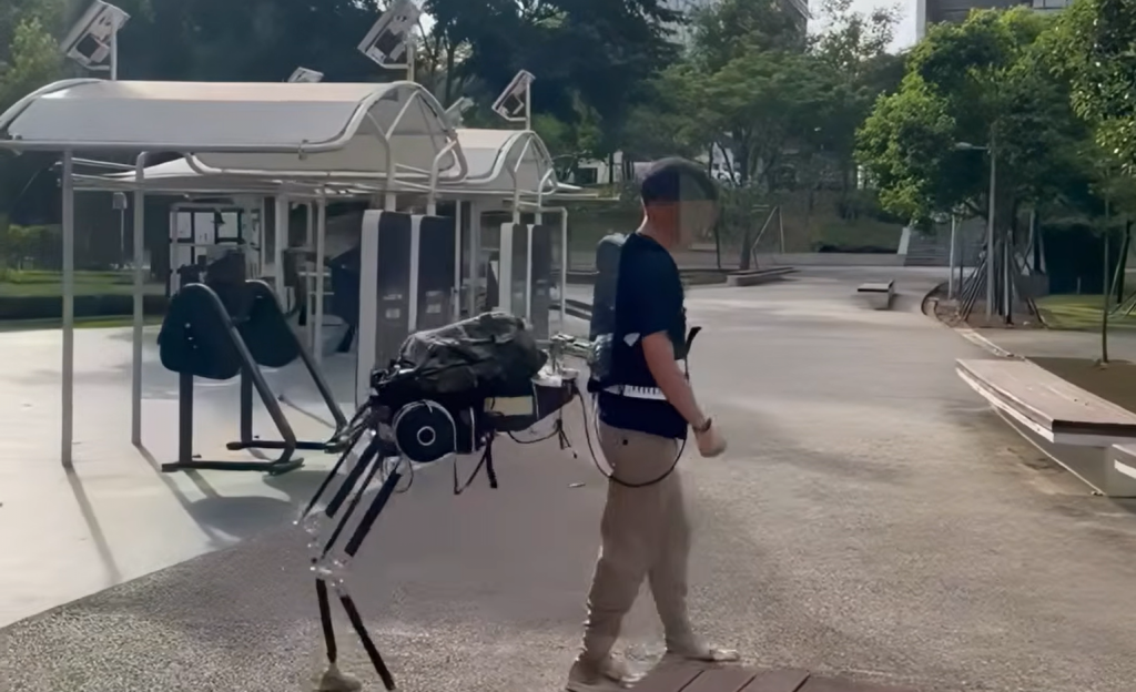 Robot Centaur m&aacute; byť zadn&yacute; p&aacute;r n&ocirc;h pre ľud&iacute;.