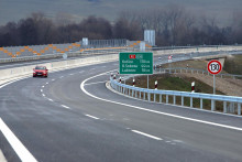 Dokument sa v jednej časti venuje &uacute;plne in&eacute;mu &uacute;seku autostr&aacute;dy. ILUSTRAČN&Eacute; FOTO: TASR/J. Kro&scaron;l&aacute;k