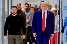 Prezident USA Donald Trump a ukrajinsk&yacute; prezident Volodymyr Zelenskij. FOTO: Reuters
