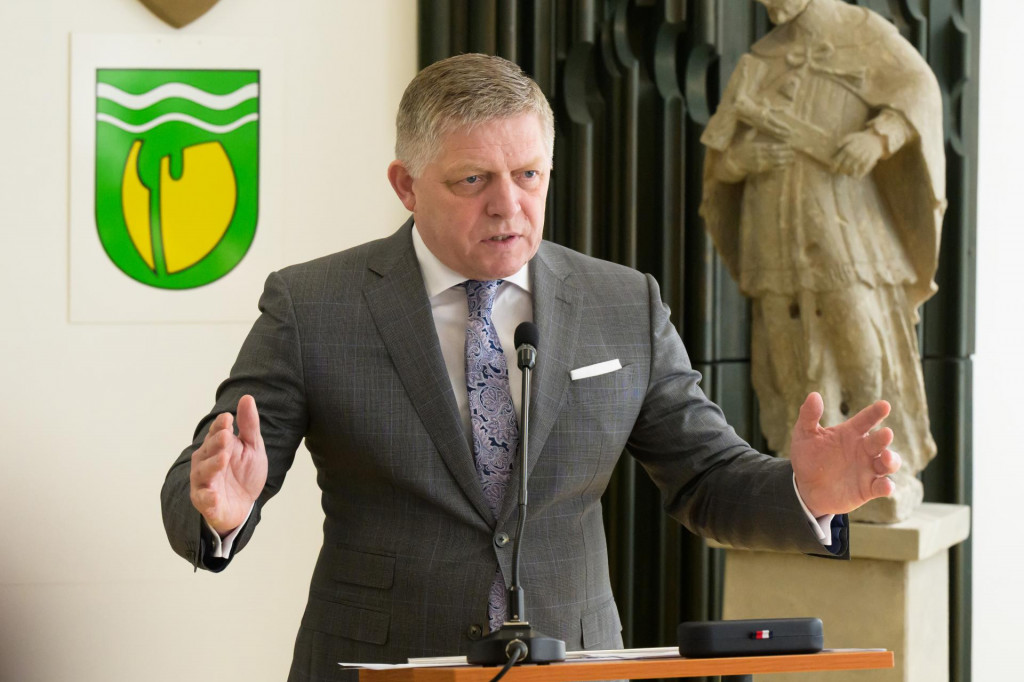 Na sn&iacute;mke premi&eacute;r Robert Fico na tlačovej konferencii po skončen&iacute; v&yacute;jazdov&eacute;ho zasadnutia vl&aacute;dy v Hronsk&yacute;ch Kľačanoch. FOTO: TASR/H. Mi&scaron;ovič