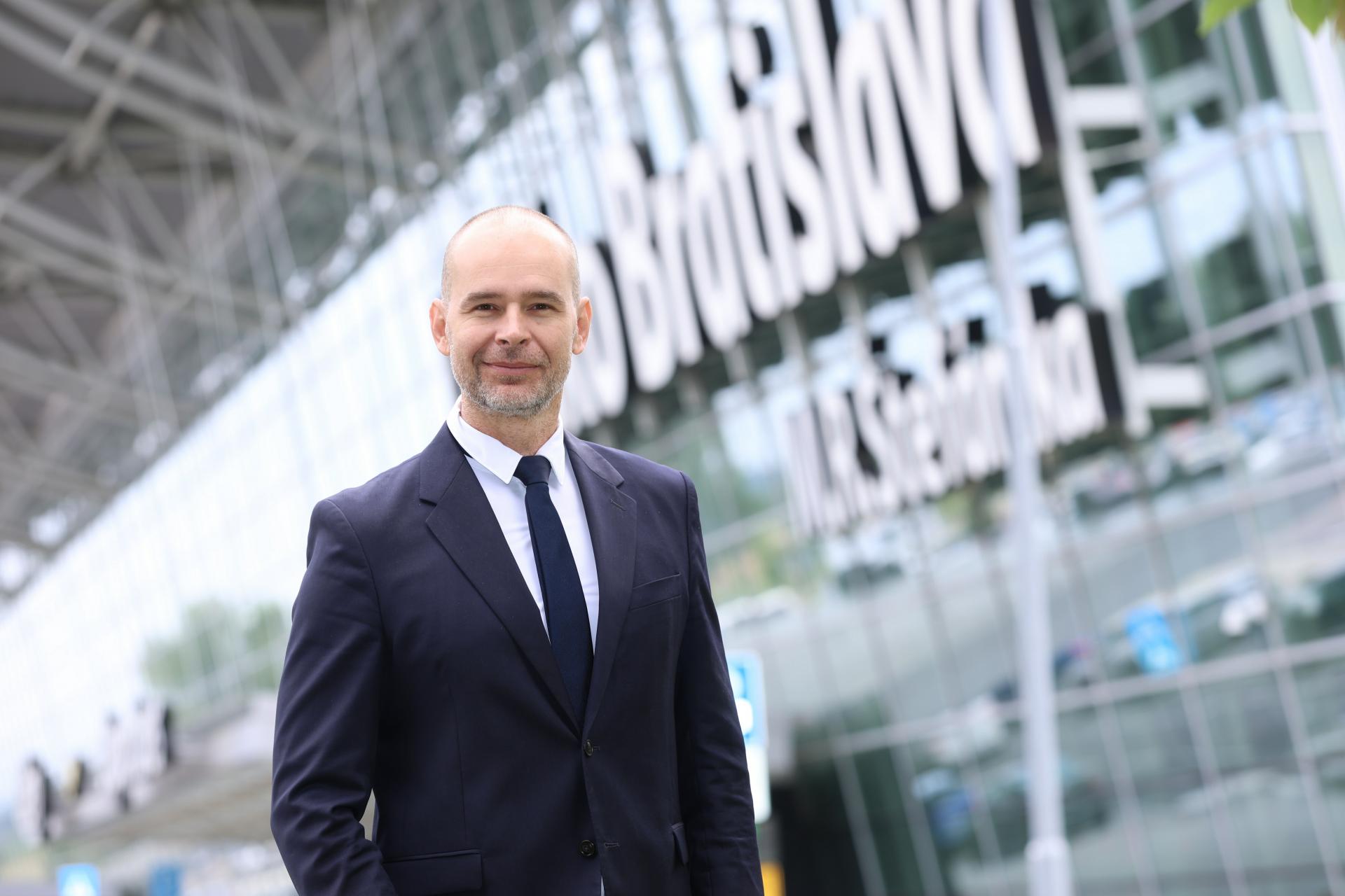Šéf Letiska Bratislava pre HN: Pribudnú colníci, opravíme starú časť terminálu a meníme bezpečnostnú kontrolu