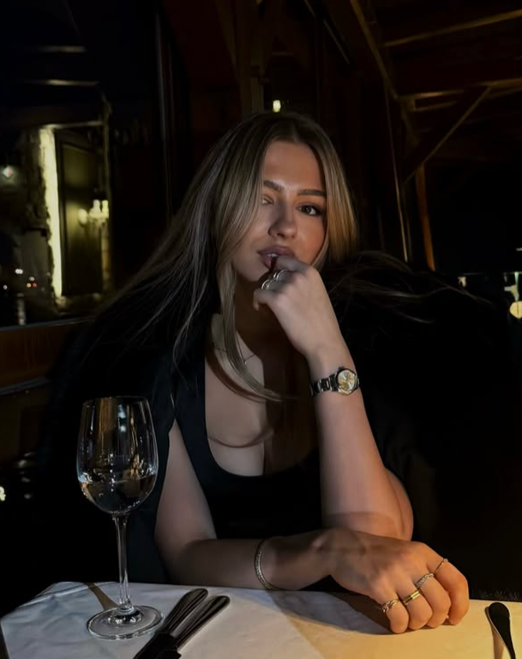 Z Laury je už dospel&aacute; žena.