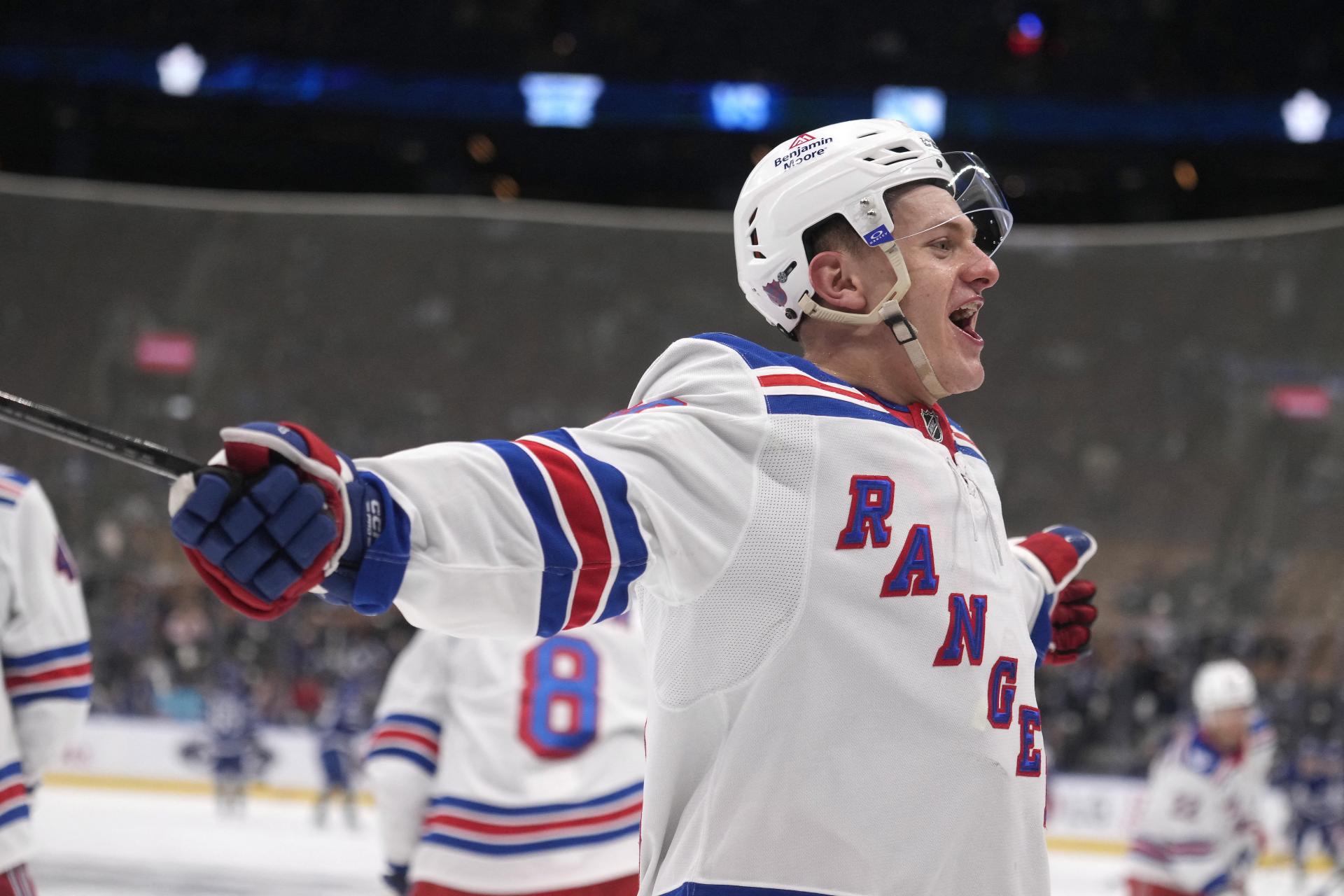 Premiéra Sýkoru v NHL: New York Rangers tesne prehrali na ľade Toronta. Bolo to skvelé, vraví hokejista