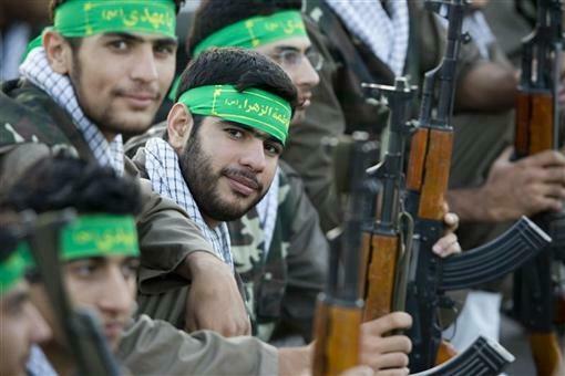 Do represívnych milícií už môžu vstúpiť aj deti. Irán znížil minimálny vek nových členov na 12 rokov