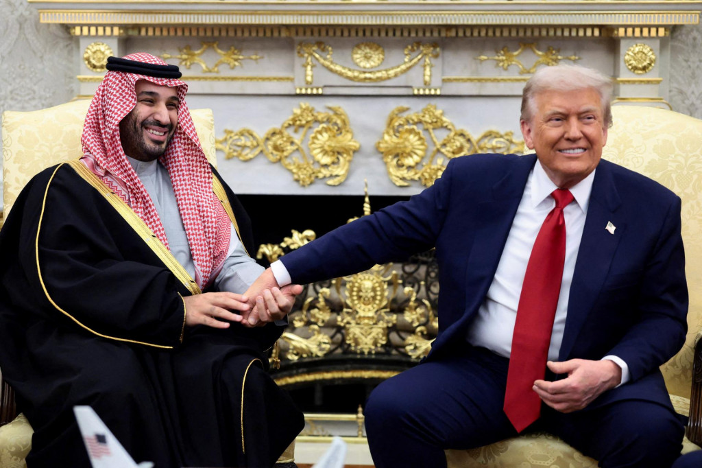 Saudskoarabsk&yacute; korunn&yacute; princ Muhammad bin Salm&aacute;n a americk&yacute; prezident Donald Trump v Bielom dome. FOTO: REUTERS