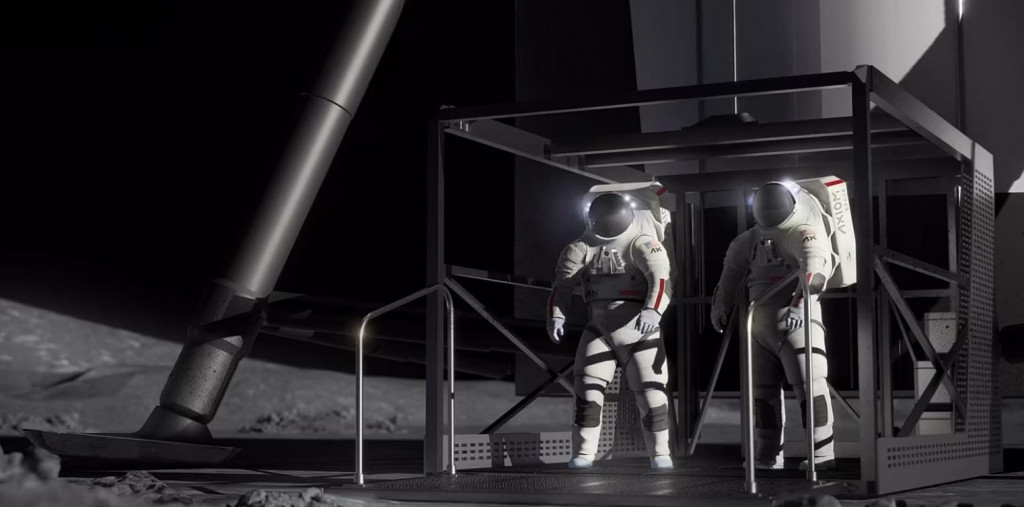 Ilustr&aacute;cia astronautov v skafandroch Axiom Space vystupuj&uacute;cich v&yacute;ťahom zo Starship HLS počas misie Artemis IV.