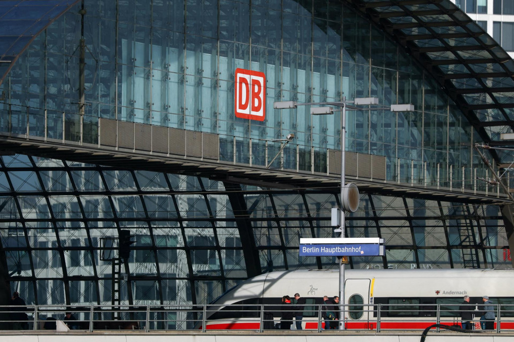 Pokiaľ ide o tržby a prev&aacute;dzkov&eacute; v&yacute;sledky, Deutsche Bahn urobila v minulom roku d&ocirc;ležit&yacute; krok vpred, povedala Pallaov&aacute;, ale dodala, že e&scaron;te nenastal čas na oslavu. FOTO: REUTERS