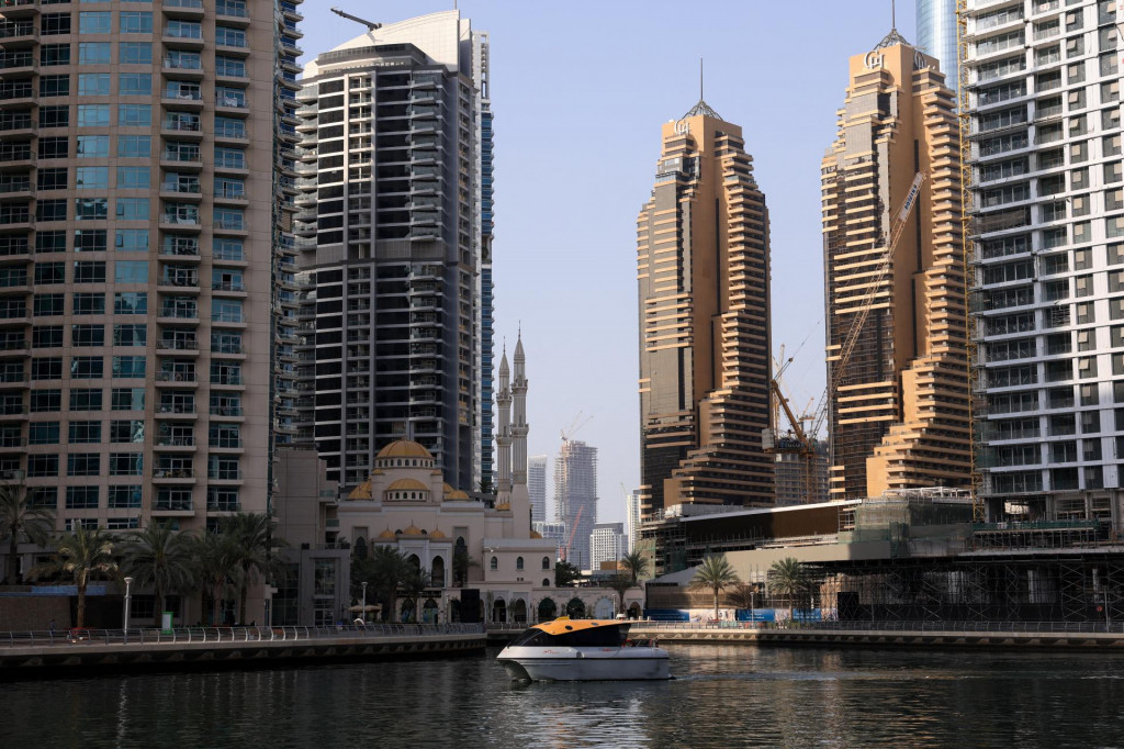 Ilustračn&aacute; fotografia. Celkov&yacute; pohľad na dubajsk&yacute; pr&iacute;stav. FOTO: Reuters