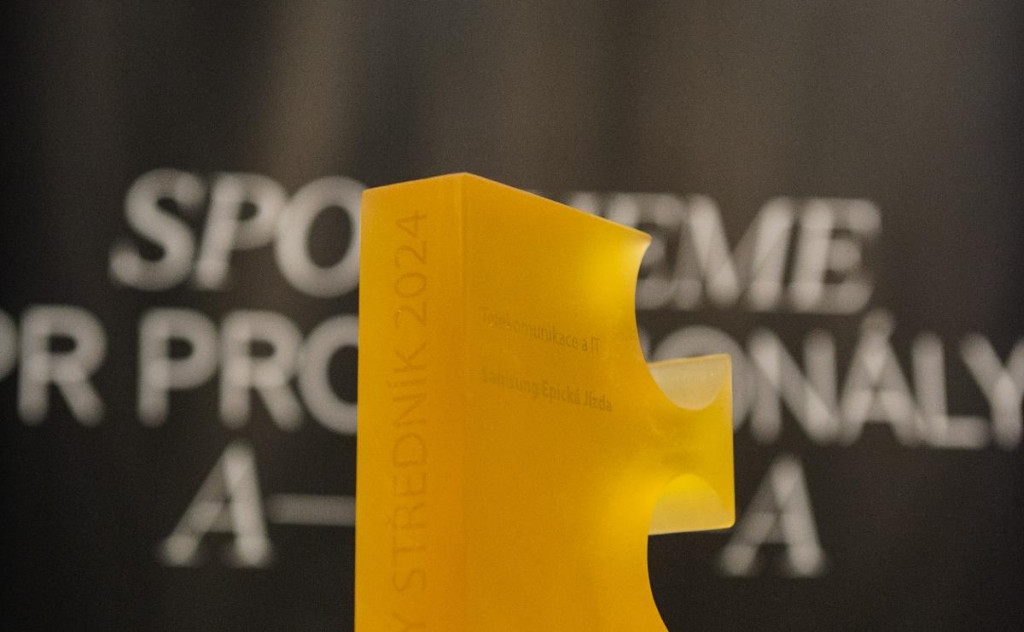 Mediaboard sa sp&aacute;ja so Zlat&yacute;m středn&iacute;kom