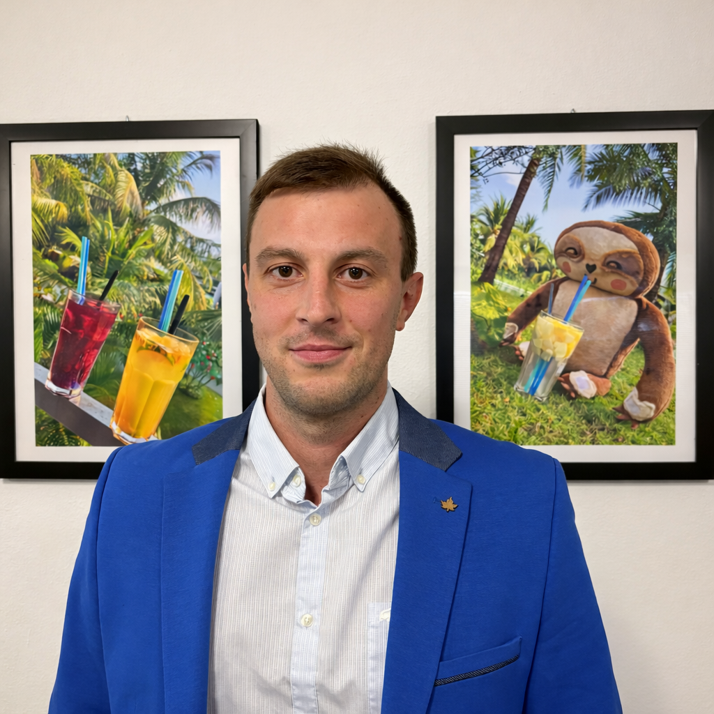 &rdquo;Najv&auml;č&scaron;&iacute; potenci&aacute;l vid&iacute;me v prev&aacute;dzkach, ktor&eacute; chc&uacute; pon&uacute;kať kvalitn&eacute; ovocn&eacute; limon&aacute;dy,&rdquo; hovor&iacute; Filip Sťahul&aacute;k, konateľ spoločnosti Quick Lemonade. FOTO: Quick Lemonade