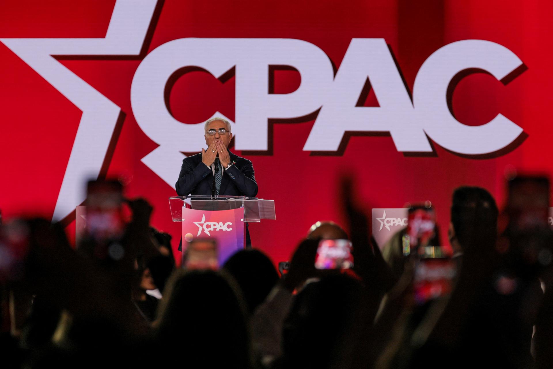 Syn posledného iránskeho šacha zožal ovácie na Konferencii konzervatívnej politickej akcie