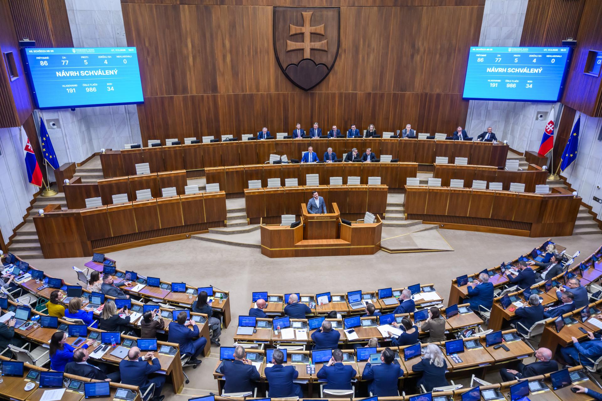 Hlas navrhuje znížiť odmenu pri štátnych cenách Hurbana a Dubčeka, dôvodom je konsolidácia