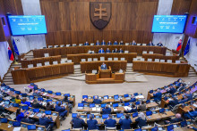 Pl&eacute;num počas hlasovania. FOTO: TASR/Jaroslav Nov&aacute;k