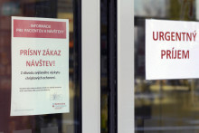 Pre zv&yacute;&scaron;en&uacute; chorobnosť plat&iacute; z&aacute;kaz n&aacute;v&scaron;tev vo viacer&yacute;ch nemocniciach. FOTO: TASR/M. Kapusta
