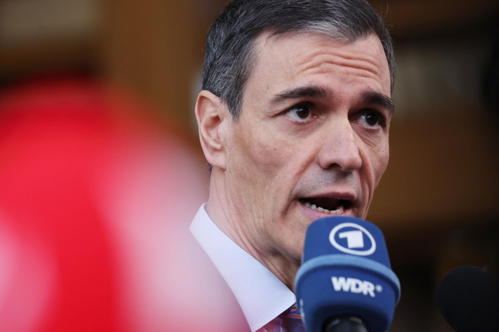&Scaron;panielsky premi&eacute;r Pedro S&aacute;nchez patr&iacute; v Eur&oacute;pe k najostrej&scaron;&iacute;m kritikom vojensk&yacute;ch oper&aacute;ci&iacute; USA a Izraela. FOTO: TASR/AP