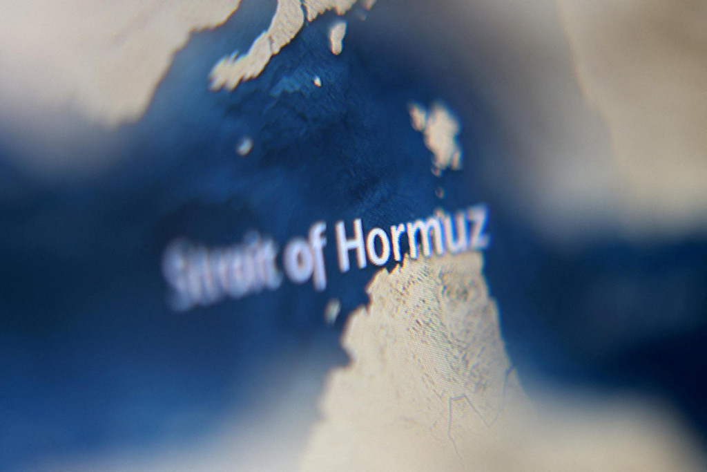 Hormuzsk&yacute; prieliv. FOTO: Reuters