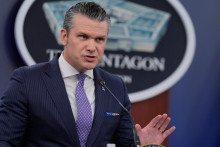 Na sn&iacute;mke minister obrany USA Pete Hegseth. FOTO: TASR/AP