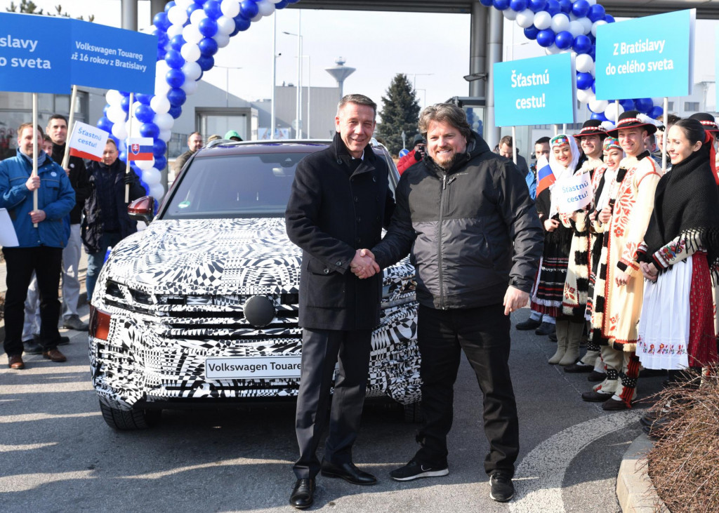 Na arch&iacute;vnej sn&iacute;mke z roku 2018 je predstavenie novej rady Volkswagenu Touareg. Ten teraz v bratislavskej fabrike konč&iacute;.

FOTO: HN