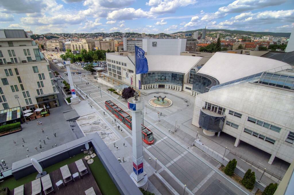 Bratislava je bližšie k novej električke. Rezort ju pri divadle podmienil rýchlosťou 15 kilometrov