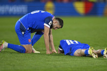 Slov&aacute;ci prehrali inkriminovan&yacute; duel s Kosovom v Bratislave 3:4 a neprebojovali sa do fin&aacute;le bar&aacute;že proti Turecku. FOTO: REUTERS