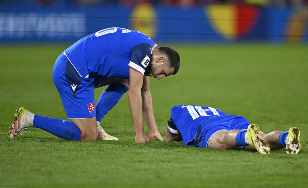 Slov&aacute;ci prehrali inkriminovan&yacute; duel s Kosovom v Bratislave 3:4 a neprebojovali sa do fin&aacute;le bar&aacute;že proti Turecku. FOTO: REUTERS