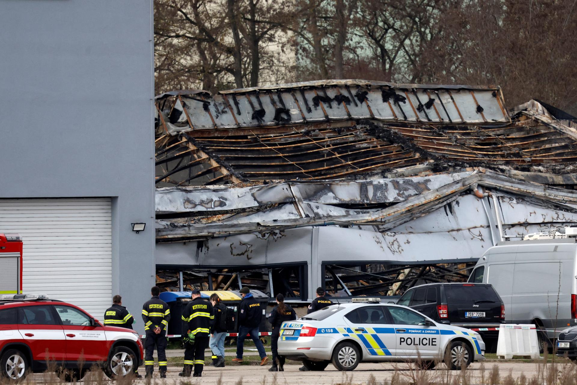 V prípade požiaru v českej zbrojovke obvinili ďalšiu osobu